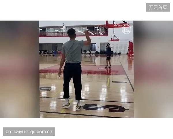 NBA三分线外连续投中，手感滚烫——揭秘三分神准的秘密武器